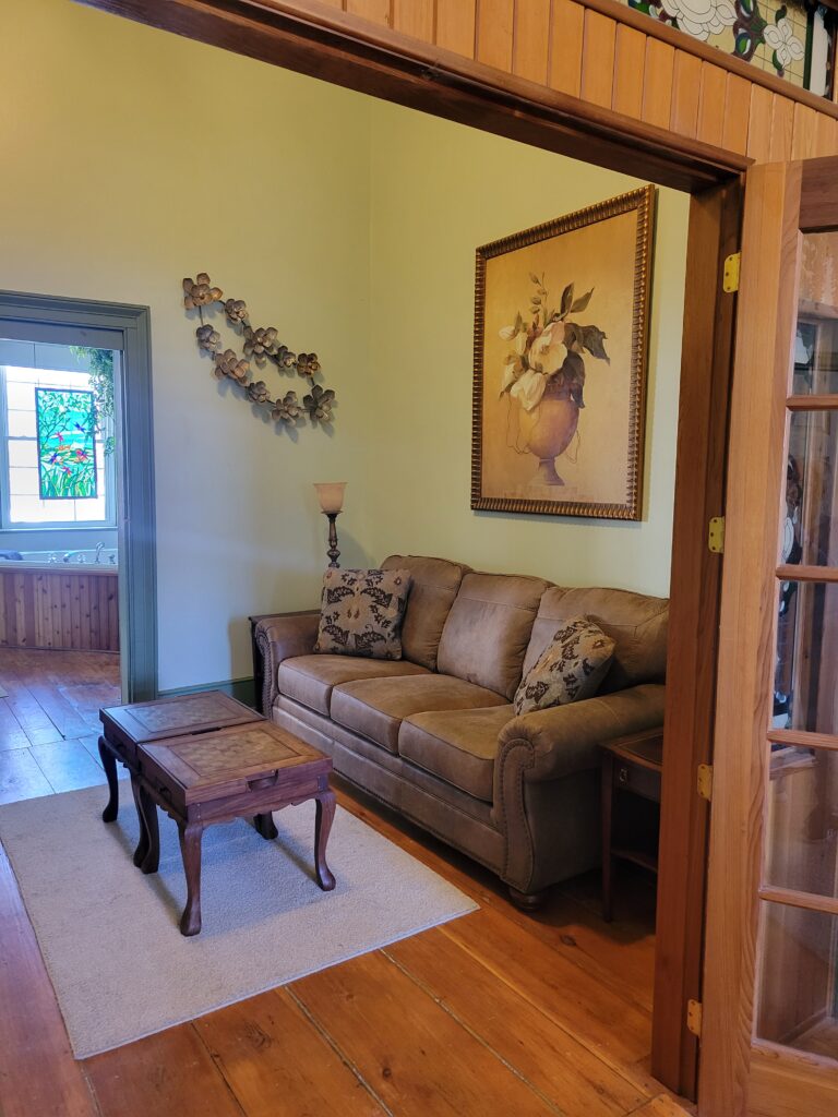 Ontario hotel for sale