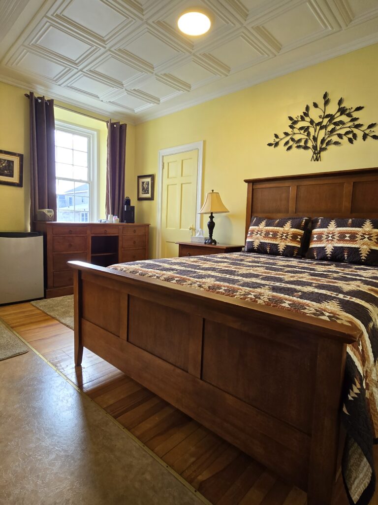 Ontario hotel for sale