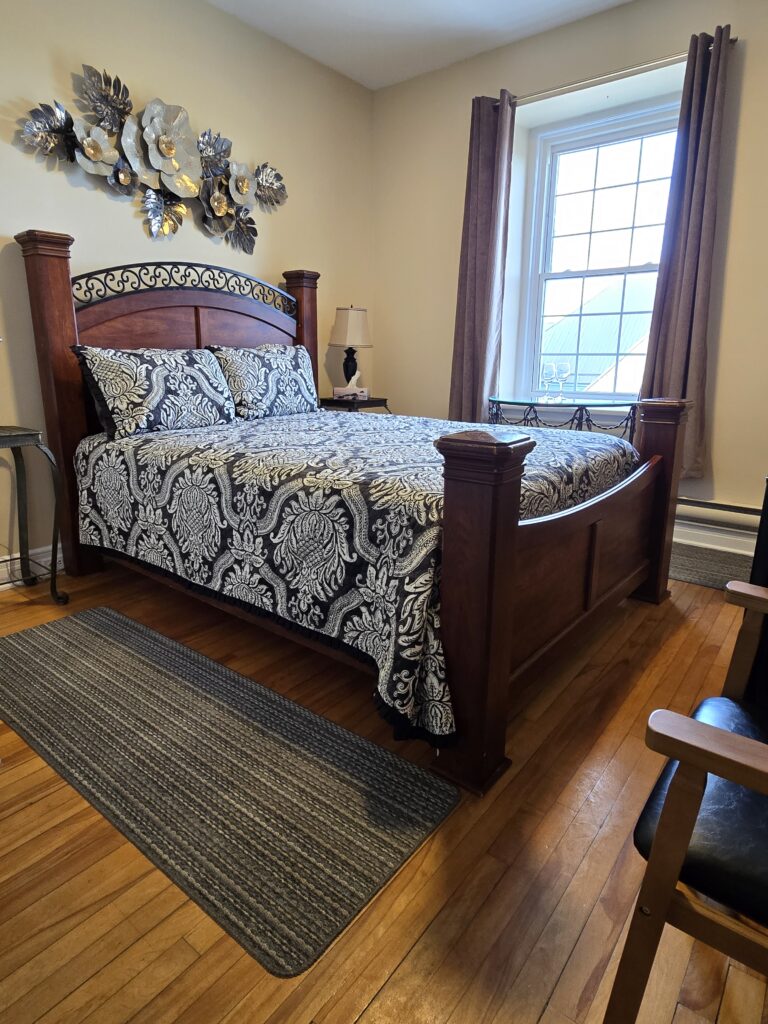 Ontario hotel for sale