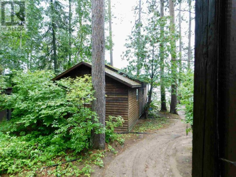 Ontario Fishing Lodge For Sale